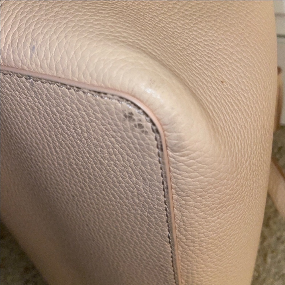 Tory Burch: Thea Center Zip Leather Tote Bag - Picture 10 of 12